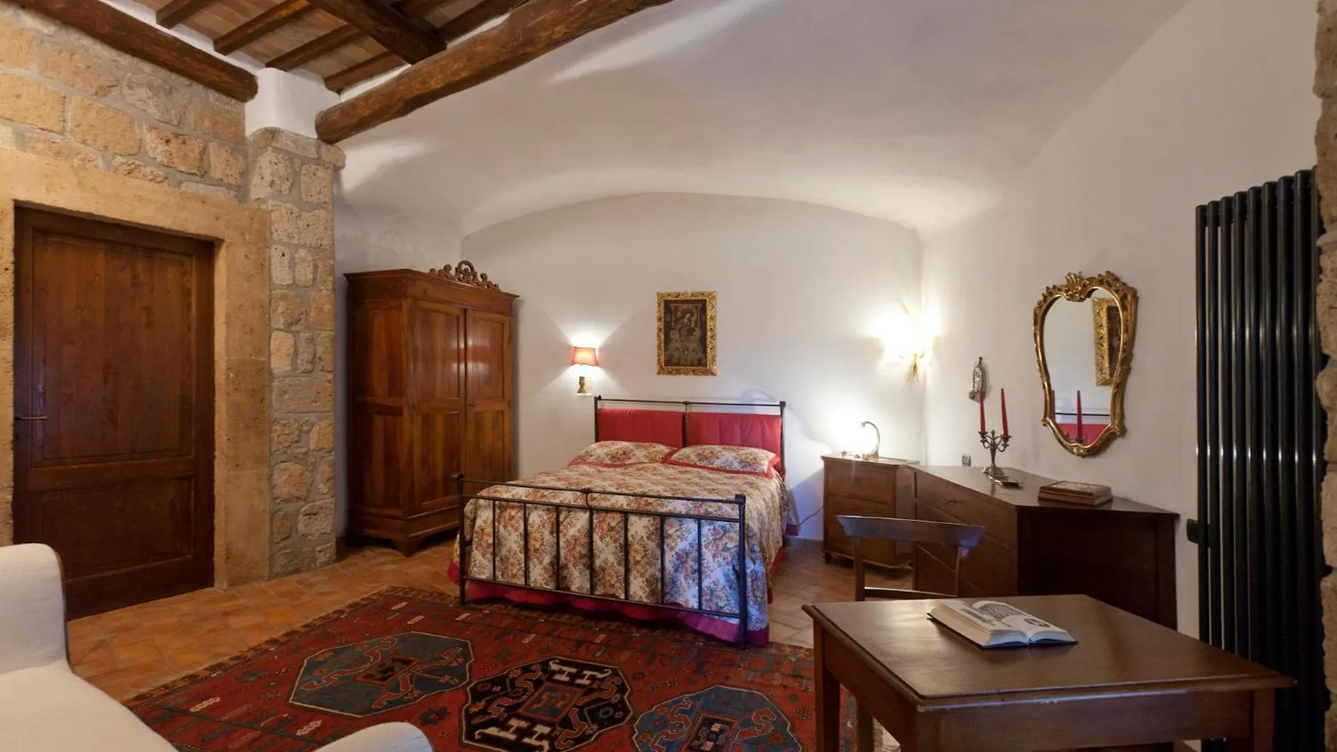 La Casa Degli Archi Hotel Pitigliano 2*,  Italy